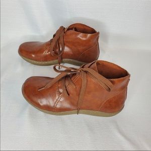 Handmade Soft Leather Laceup Booties, 38